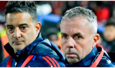 El desgarrador relato del DT de Universidad de Chile tras la barbarie en Independiente: "Mi hijo de 9 años estuvo encerrado en la cancha"