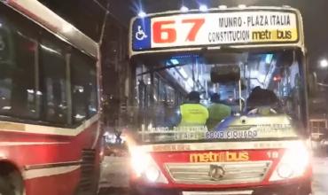 Colisión entre colectivos en Plaza Italia dejó cinco pasajeros heridos