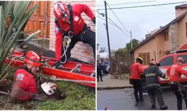 Córdoba: una mujer de 82 años se cayó en un pozo de nueve metros y fue rescatada por un equipo de emergencia