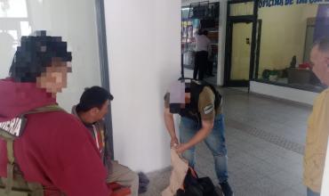 Detienen en Aimogasta a un hombre que retiró una encomienda con marihuana enviada desde Tucumán