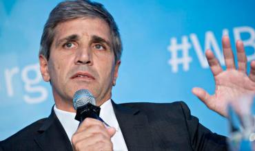 Luis Caputo: "El Banco Central intervendrá si el dólar toca el techo de la banda cambiaria"
