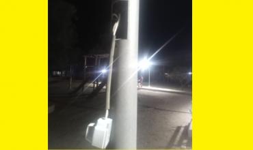 Milagro: Una niña de 4 años sufrió una descarga eléctrica al manipular una luminaria en un parque
