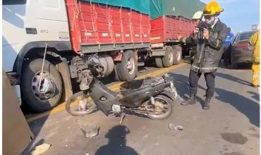 El motociclista que murió en el choque en cadena en el puente Chaco-Corrientes era un conocido delincuente de la zona