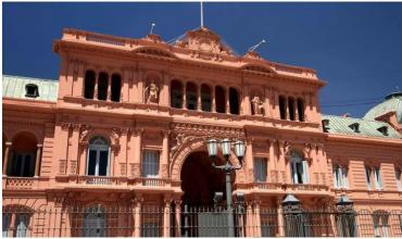 Humo en Casa Rosada: principio de incendio, bomberos y evacuación a Santiago Caputo