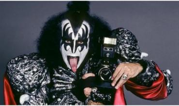 Preocupa la salud de Gene Simmons, líder de Kiss, tras protagonizar un accidente vial y ser hospitalizado