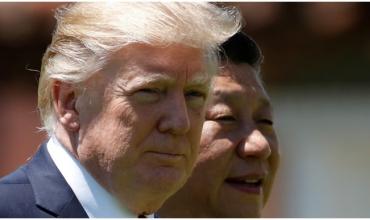 Escala la guerra comercial: Donald Trump anunció aranceles del 100% a la importación de productos chinos