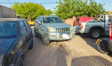  Secuestran una camioneta y hojas de olivo en allanamientos realizados por la Policía en Villa Mazán y Aimogasta
