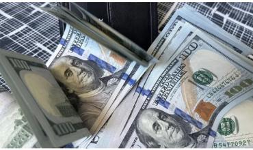El dólar subió $10 en medio de la reunión de Javier Milei con Donald Trump: así cerró