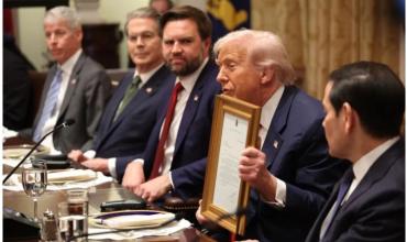 Qué decía la carta que Javier Milei le entregó a Donald Trump en la Casa Blanca
