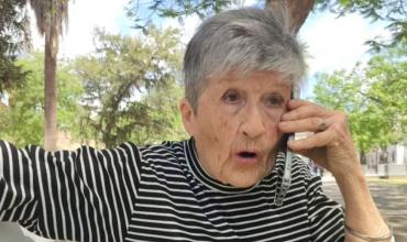 Elba, de 86 años, fue víctima de motochorros y pide ayuda para recuperar su documento