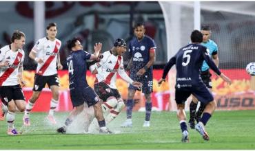 Otro golpazo para River: jugó mal, cayó por penales ante Independiente Rivadavia y chau Copa Argentina