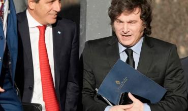 Tras la victoria electoral, el Gobierno se prepara para retomar la compra de reservas y piensa un precio del dólar para hacerlo