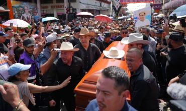 Tensión en México: destrozaron el palacio de Gobierno de un municipio tras el asesinato del alcalde