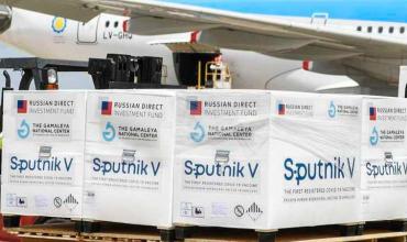 Llegan casi 245 mil dosis de Sinopharm y esta madrugada partiría un nuevo vuelo a Rusia