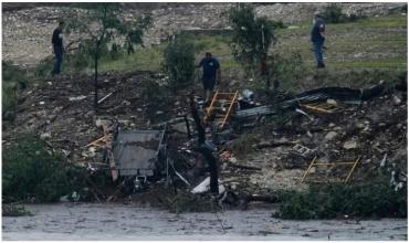 Ya son más de 50 los muertos por las inundaciones en Texas y sigue la intensa búsqueda de 27 nenas desaparecidas