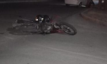 Un motociclista fue trasladado al hospital tras una colisión en barrio San Cayetano