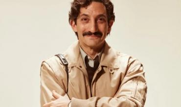 Juan Minujín: “Tengo los noventa tatuados, fue una década terrible pero divertida”