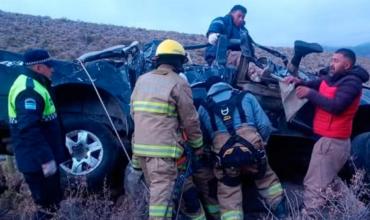 Fatal accidente en Tucumán: una camioneta cayó al vacío y un hombre murió