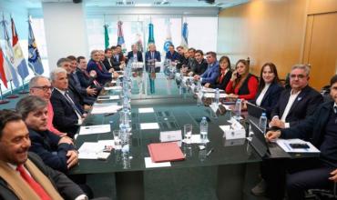 Diez gobernadores se alinean con el Gobierno y frenan proyectos de la oposición