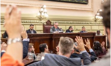 Santa Fe eliminó la religión oficial y adoptó la Ficha Limpia en la reforma constitucional