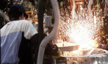 Pese a los nuevos ajustes, los sueldos quedarán 20 puntos debajo de la inflación