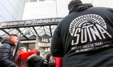 Neumáticos: el Gobierno, el sindicato y empresarios llegaron a un acuerdo y finaliza el conflicto