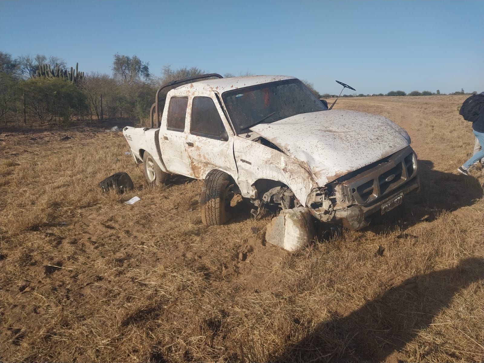 Impactante vuelco de una camioneta en Ruta Nacional N°77