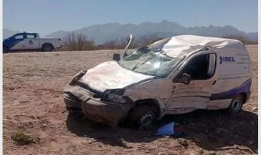 Dos sanjuaninos volcaron en La Rioja