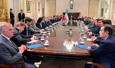 Los gobernadores reclaman precisiones de la Casa Rosada por recursos y la mayoría rechaza “las formas” del megadecreto