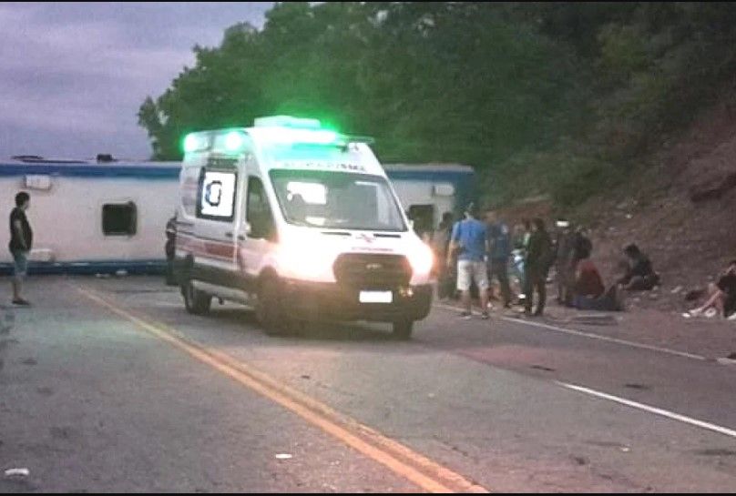 Tragedia en Salta: tres muertos y 15 heridos en un choque entre un ...