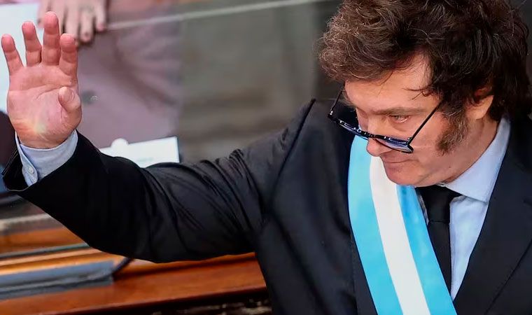 El Gobierno les envió el borrador de la nueva Ley Ómnibus y el paquete ...
