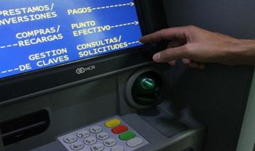 Aparentemente, el gobierno dio marcha atrás y no adelantará el pago de sueldo por el día del trabajador