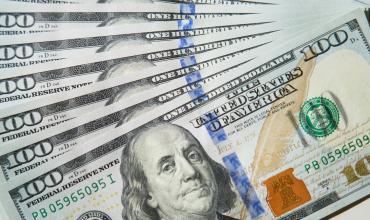 El dólar blue cierra la semana a la baja y recorta el salto de las semanas previas