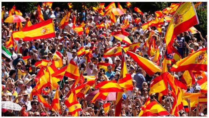 Miles de personas marcharon en Madrid en rechazo al gobierno de Pedro ...
