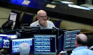 Mercados: el riesgo país retrocede más de 30 puntos en otro buen día para los bonos soberanos