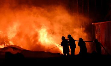 Explosión en Ezeiza: comienzan las pericias para determinar las causas del incendio en el parque industrial
