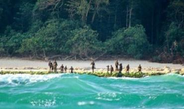 Un misionero visitó tribu de caníbales de Sentinel del Norte con regalos de Occidente y lo mataron a flechazos