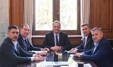 El Gobierno suma apoyo de gobernadores para el Presupuesto 2026: acordó con el líder de Chaco y recibió a Weretilneck
