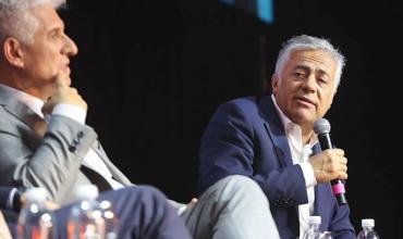 “Típico del kirchnerismo...”: tensión entre Axel Kicillof y Alfredo Cornejo durante un encuentro en el CFI