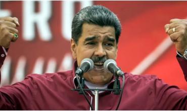 Nicolás Maduro presentó un plan de defensa "calle por calle" y desplegó un operativo en el mar Caribe