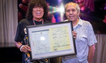 Homenaje a La Mona Jimenez: un cuadro y la primera canción de su repertorio