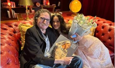 Así fue el encuentro entre Charly García y Rosalía: regalos, elogios y una promesa a futuro