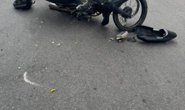 Motociclista sufrió lesiones graves tras una colisión y el otro conductor se dio a la fuga