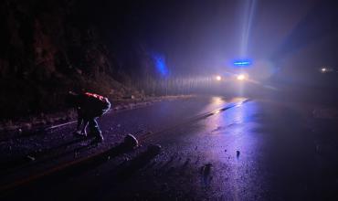 Trabajos preventivos por derrumbes menores en la Cuesta de Huaco tras las lluvias