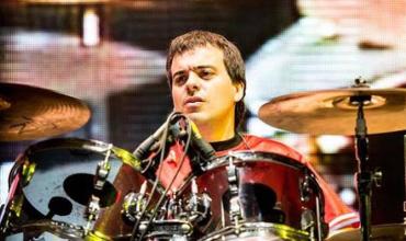 El baterista de Don Osvaldo dijo tener un artefacto explosivo en el aeropuerto de Mendoza