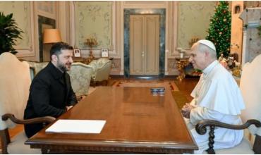 Ucrania: el papa León XIV y Volodímir Zelenski apelan a la paz en medio de la guerra