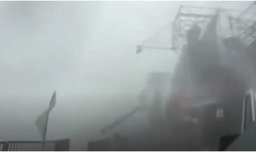 Un fuerte temporal de ráfagas de viento y lluvias sorprendió a los asistentes a la Feria del Patio en Catamarca