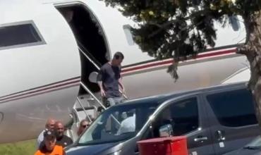 Messi llegó a la Argentina para pasar las fiestas con su familia