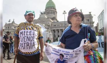 Incidentes en la marcha de jubilados: golpes y tironeos con la Policía