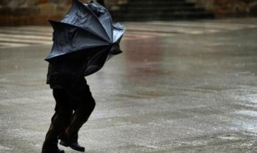 Hay alerta amarilla por tormentas y fuertes vientos en ocho provincias para hoy